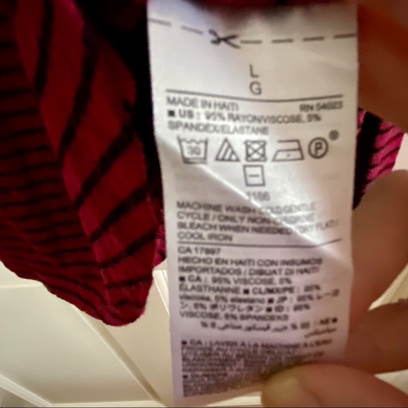 Old Navy Burgundy Striped T - Picture 3 of 4